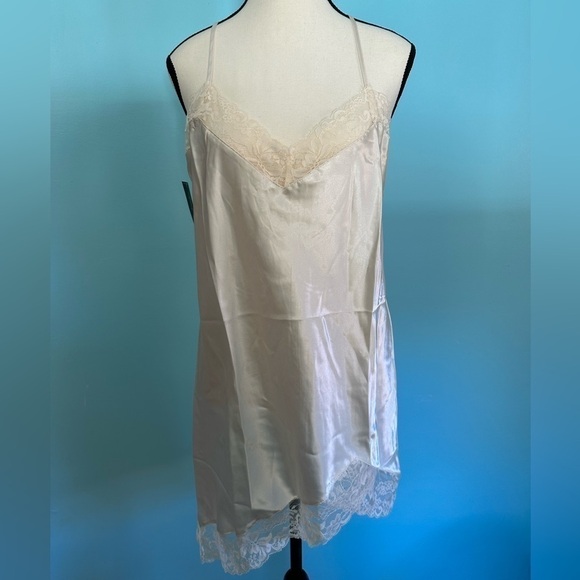 Frederick’s of Hollywood Aspen Mae Satin And Lace Chemise in Ivory - NWT - Picture 3 of 6